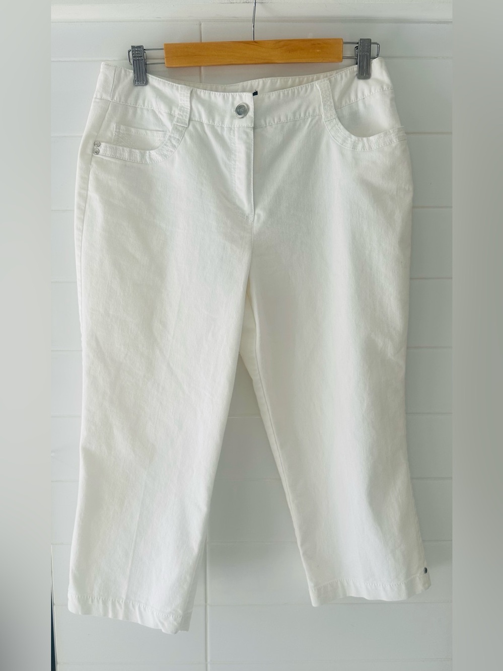 Zac & Rachel White Cropped Capri Pants - Picture 2 of 8